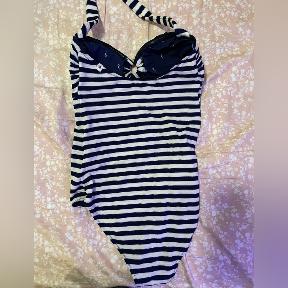 Bathing suit one piece size L